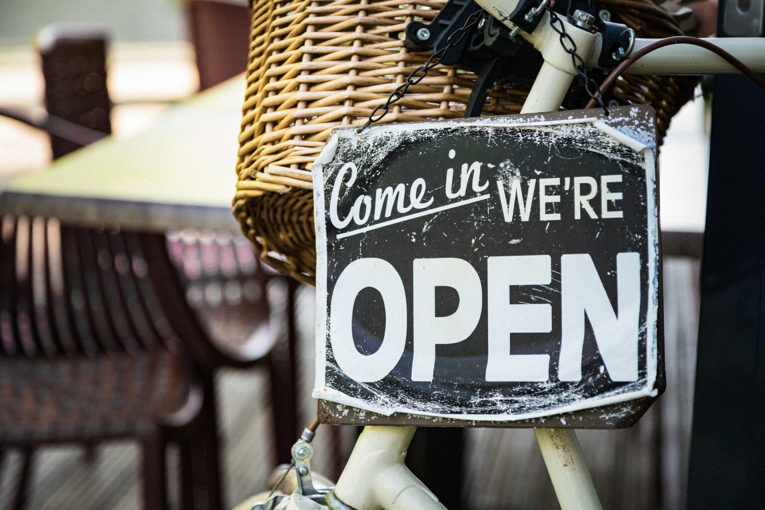 what-retailers-are-open-on-columbus-day-2020-savingadvice-blog