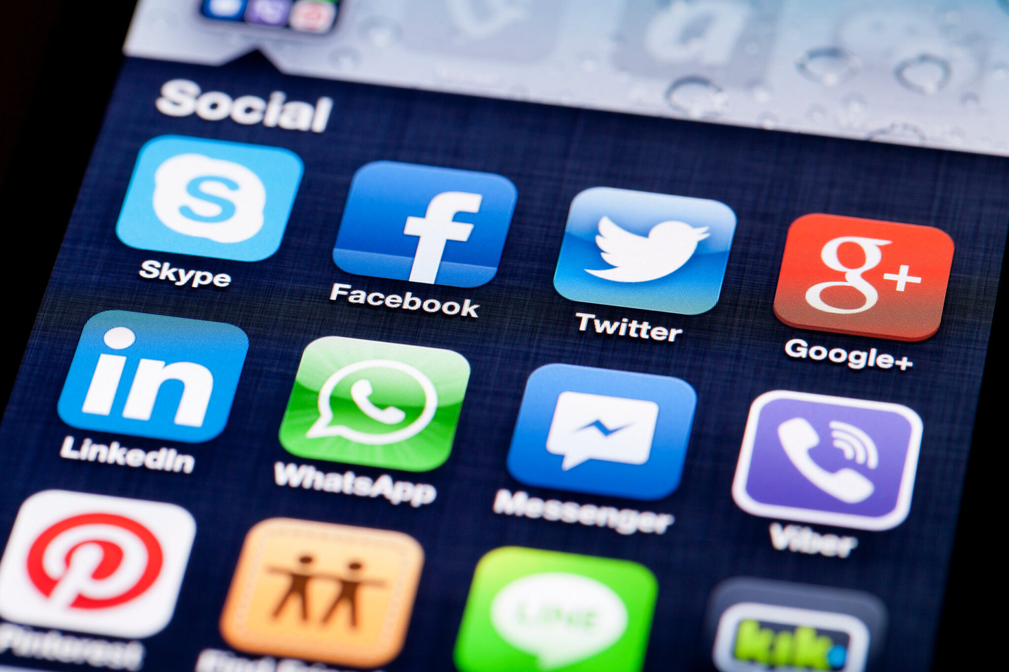 Financial Benefits of Deleting Social Media Apps